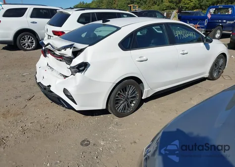 2023 Kia Forte Gt-Line z USA, uszkodzony, nr VIN 3KPF54AD2PE534123